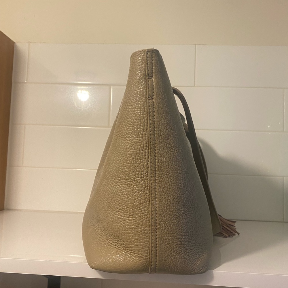 CUYANA Small Classic Structured Tote - Pebbled Leather - Picture 10 of 16